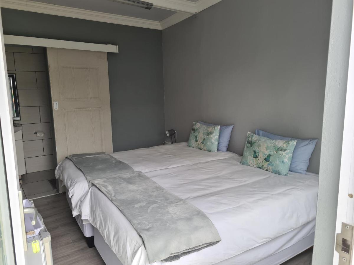 Berry Lane Guesthouse クルーンスタッド エクステリア 写真