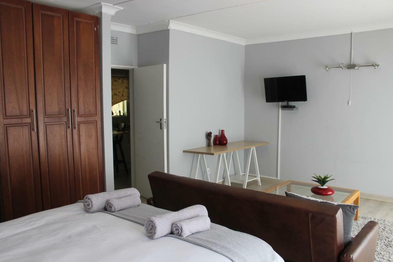 Berry Lane Guesthouse クルーンスタッド エクステリア 写真